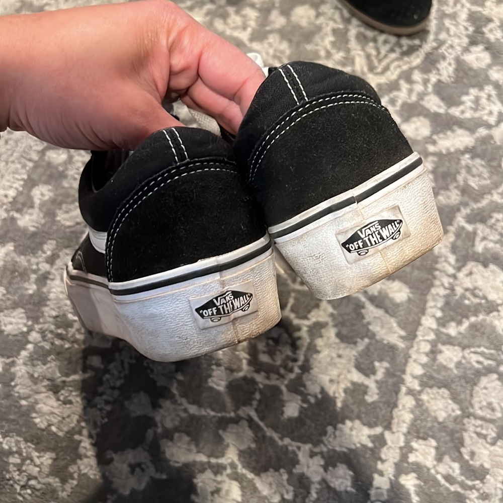 VANS - Picture 4 of 6